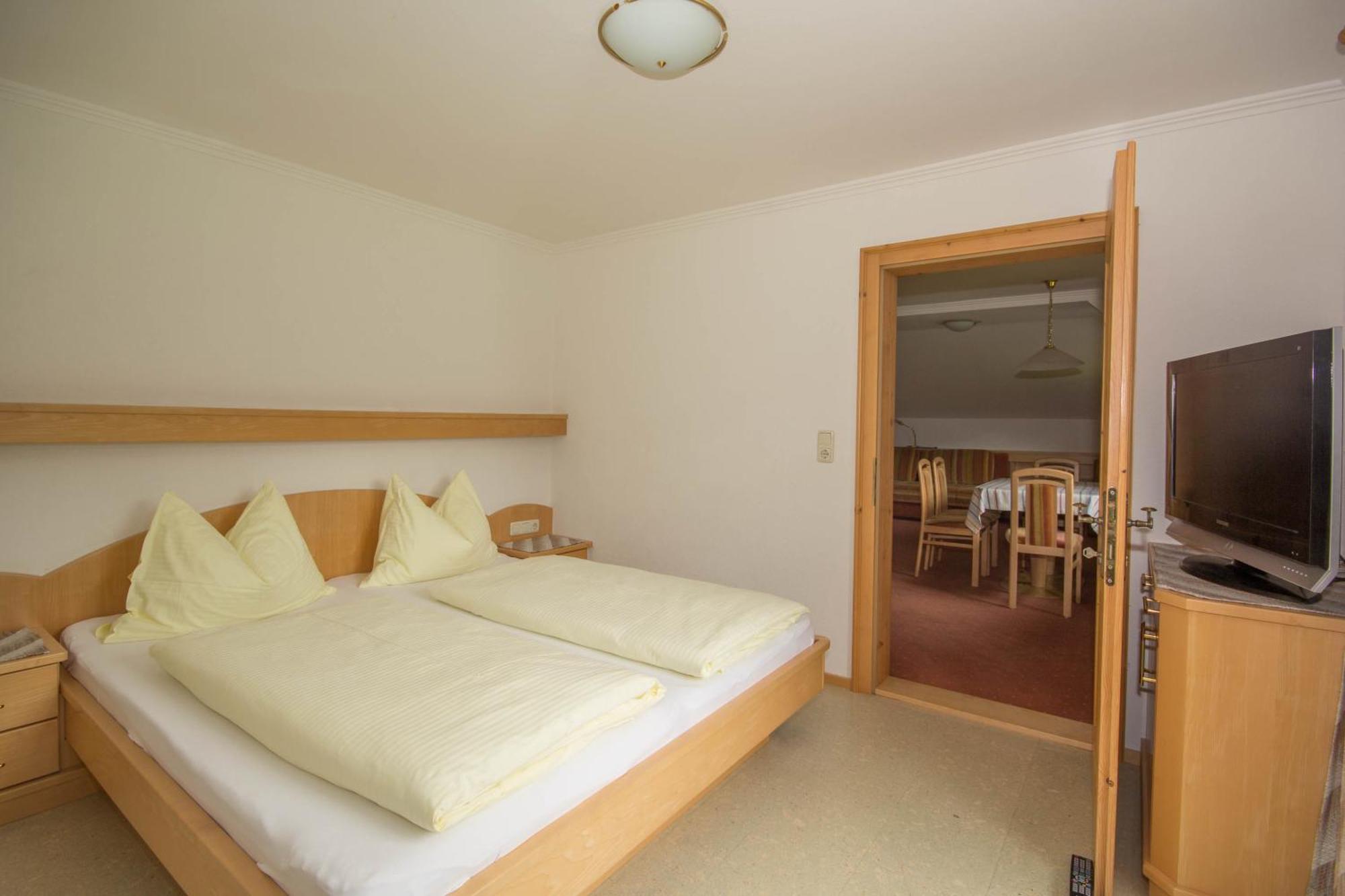 Hotel Gasthof Siggen Neukirchen am Großvenediger Стая снимка