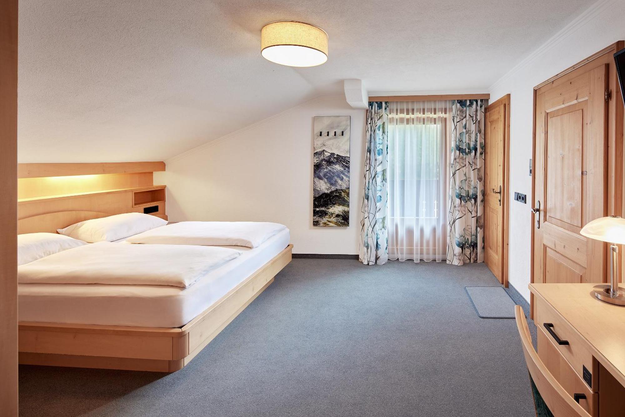 Hotel Gasthof Siggen Neukirchen am Großvenediger Стая снимка